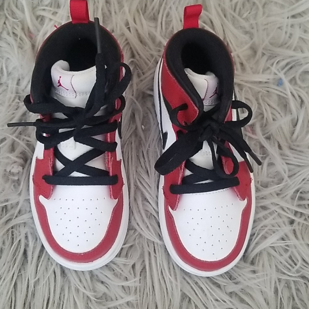 Jordan 1 mid flex